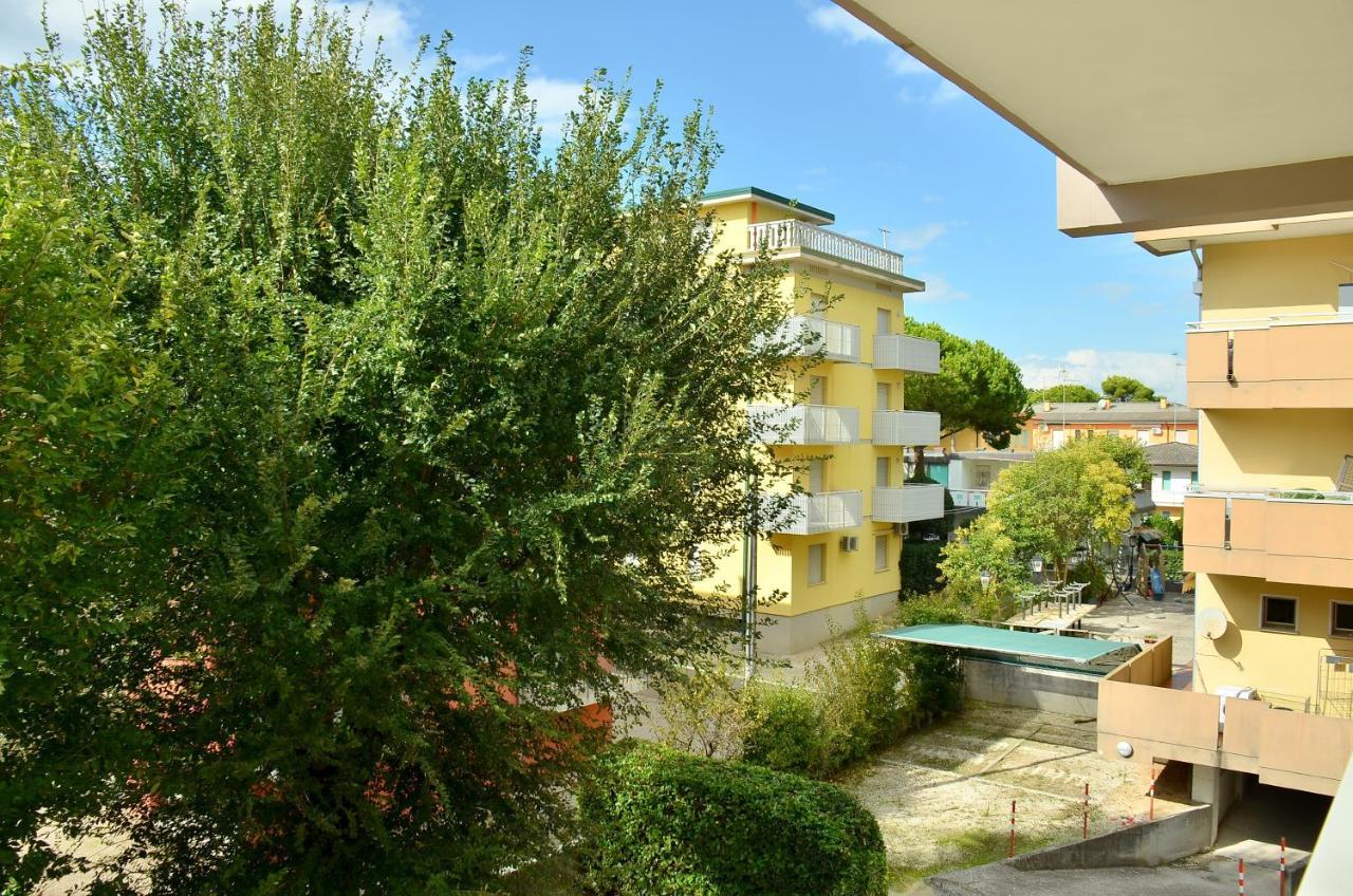 Condominio Marina Piccola Bibione Eksteriør bilde